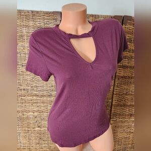 Stretchy Maroon Self-E Cut Out Tee T-Shirt Shirt Top Athletic Work Sz M